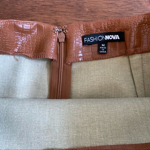 Fashion Nova Flame in your Heart Croc Camel Mini M - Picture 9 of 11